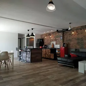 Hébergement de vacances Maison Dans Quartier Calme, LʼIsle-sur-la-Sorgue