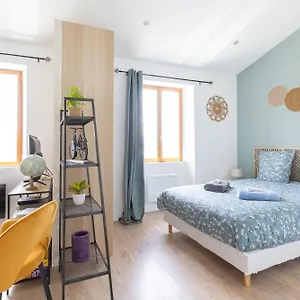 Appartamento En Blanc - 4 Couchages - Hypercentre - Clim - Wifi, LʼIsle-sur-la-Sorgue