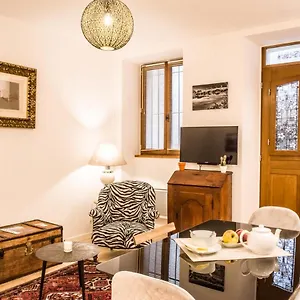 le-petit-carmes-joli-studio-de-caractere.midi-pyreneeshotels.com/